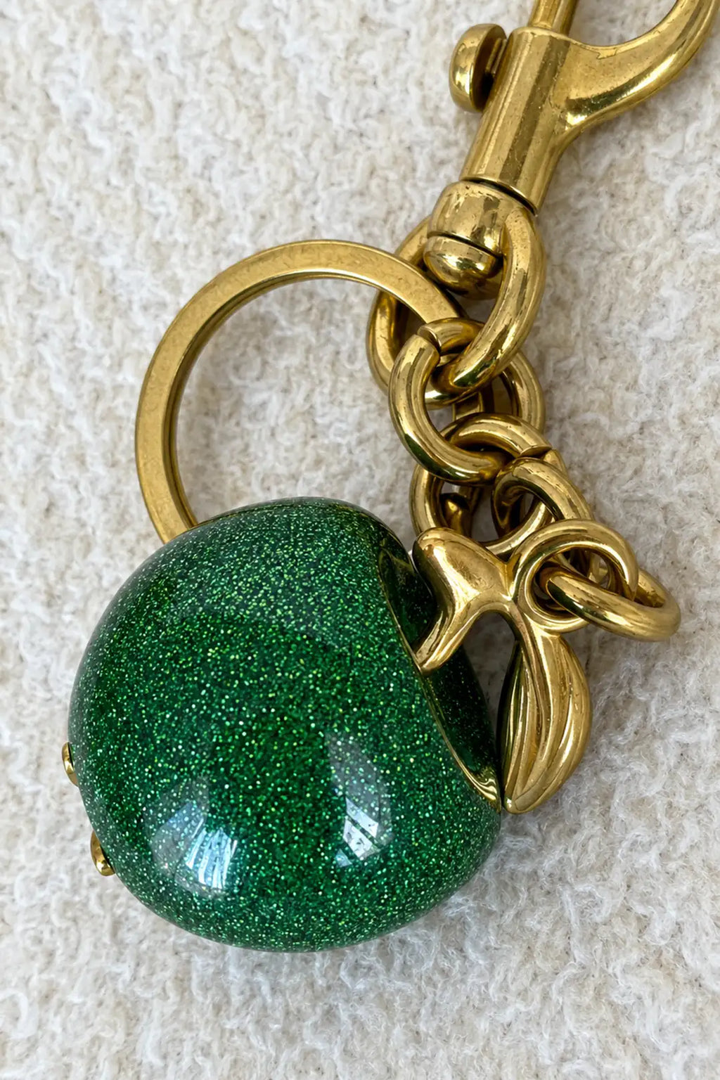Elma Figürlü Charm